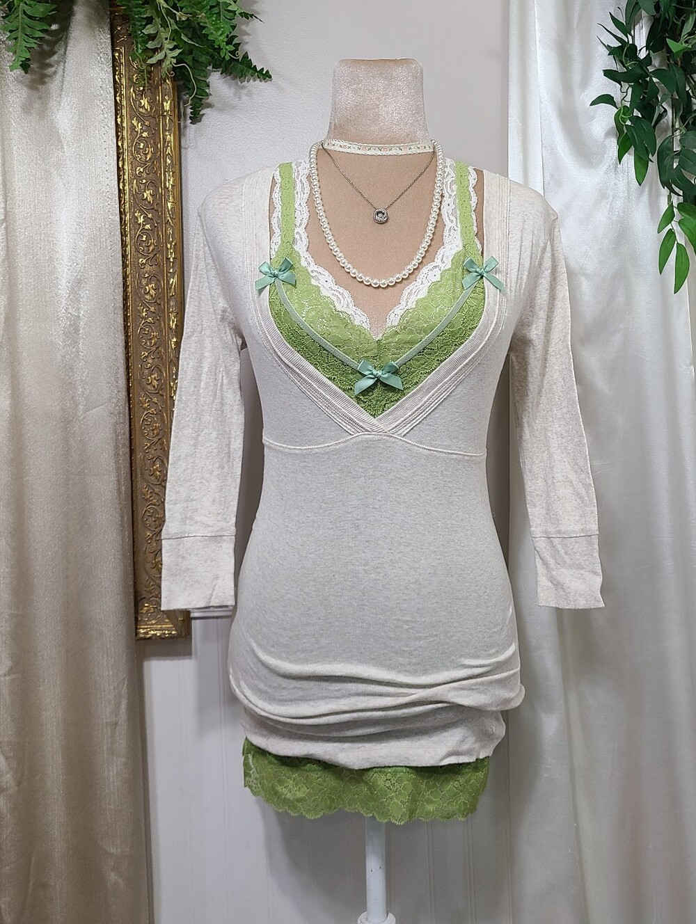Rare ♡ Y2K ♡ Hollister Cream Babydoll V-Neck Empire Waist Vintage 2000s